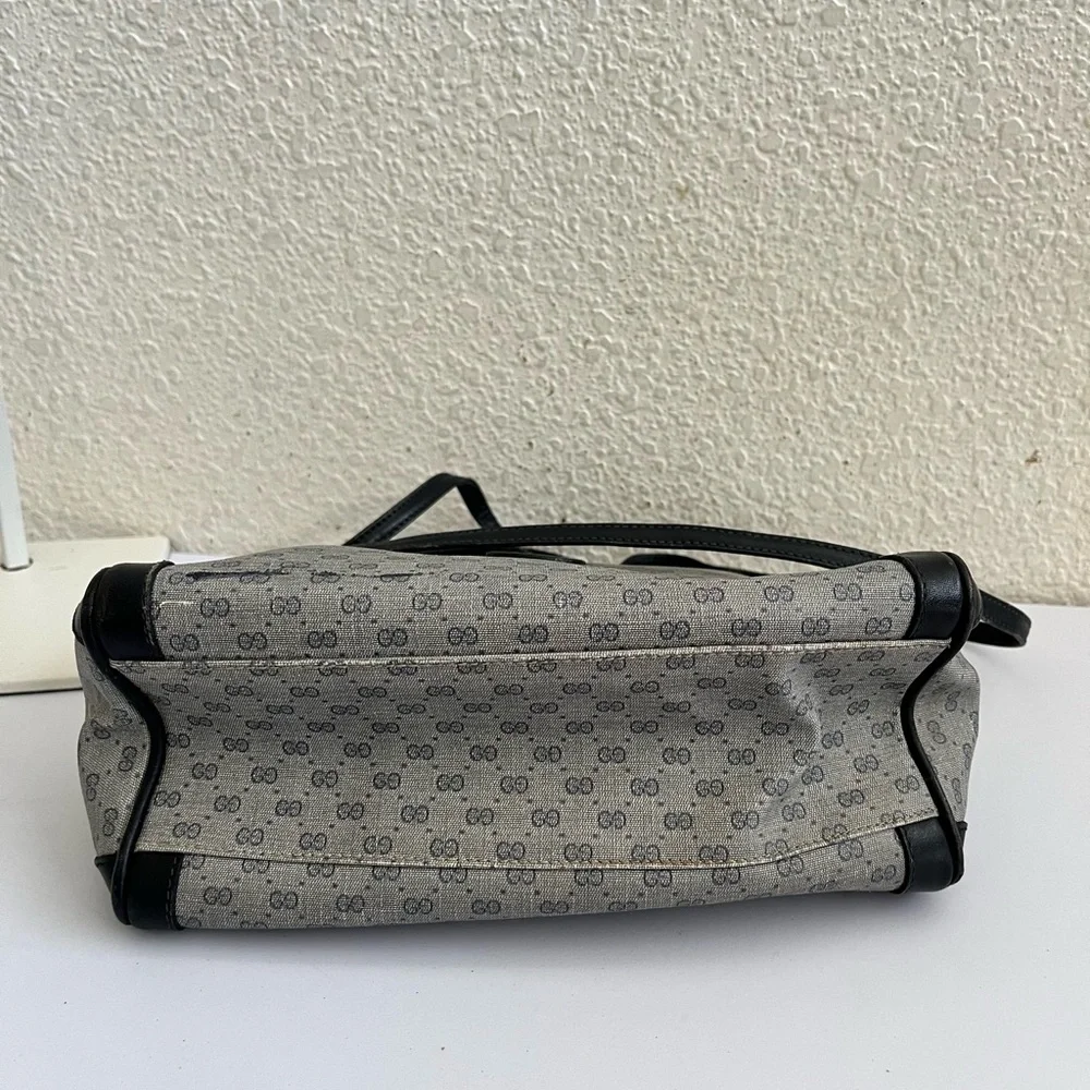 Gucci Black and Gold Interior Bag - Picture 8 of 10